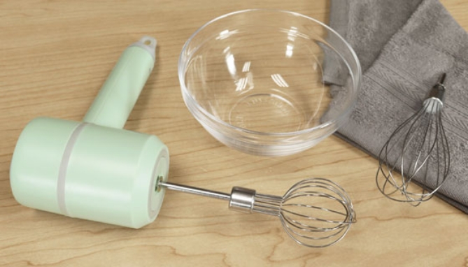 Picture of 3 Speed Cordless Hand Mixer