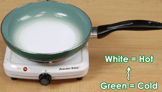 The amazing color-changing ceramic pan is like kitchen magic. At room temperature, it looks like an ordinary green sauté pan. But as the temperature rises on a hot stove, watch the color disappear and change to white right before your eyes!